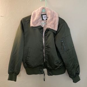 GAP army green bomber jacket with faux fur collar